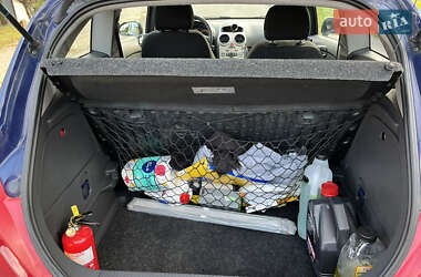 Хэтчбек Opel Corsa 2009 в 