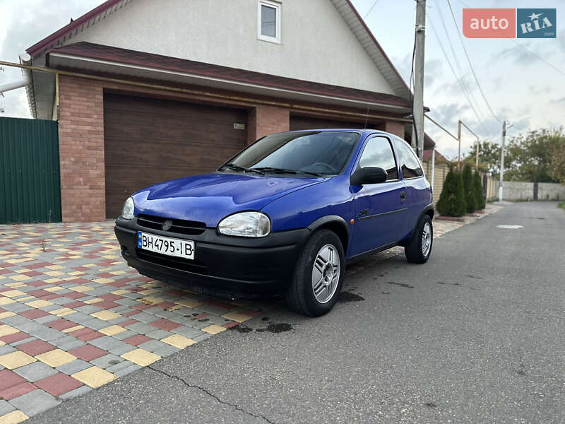 Хэтчбек Opel Corsa 1995 в Одессе