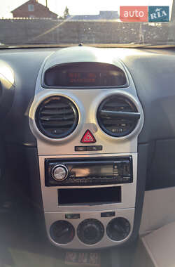 Хетчбек Opel Corsa 2008 в  фото 14 Хетчбек Opel Corsa 2008 в