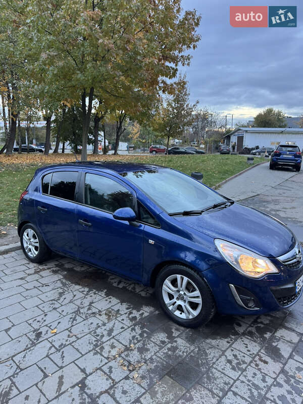 Хетчбек Opel Corsa 2012 в Львові