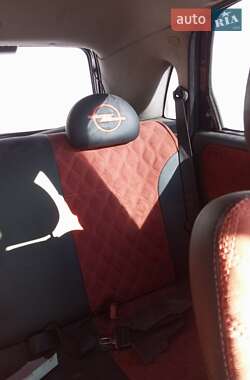 Хэтчбек Opel Corsa 2003 в  фото 6 Хэтчбек Opel Corsa 2003 в