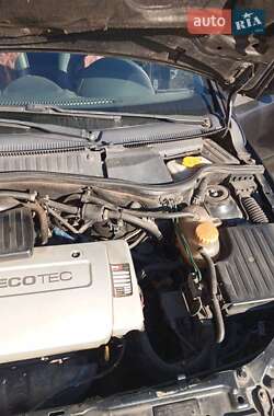 Хэтчбек Opel Corsa 2003 в  фото 31 Хэтчбек Opel Corsa 2003 в