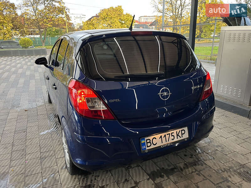 Хэтчбек Opel Corsa 2008 в Ужгороде