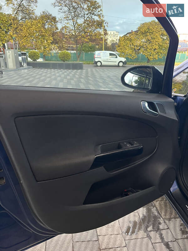 Хэтчбек Opel Corsa 2008 в Ужгороде