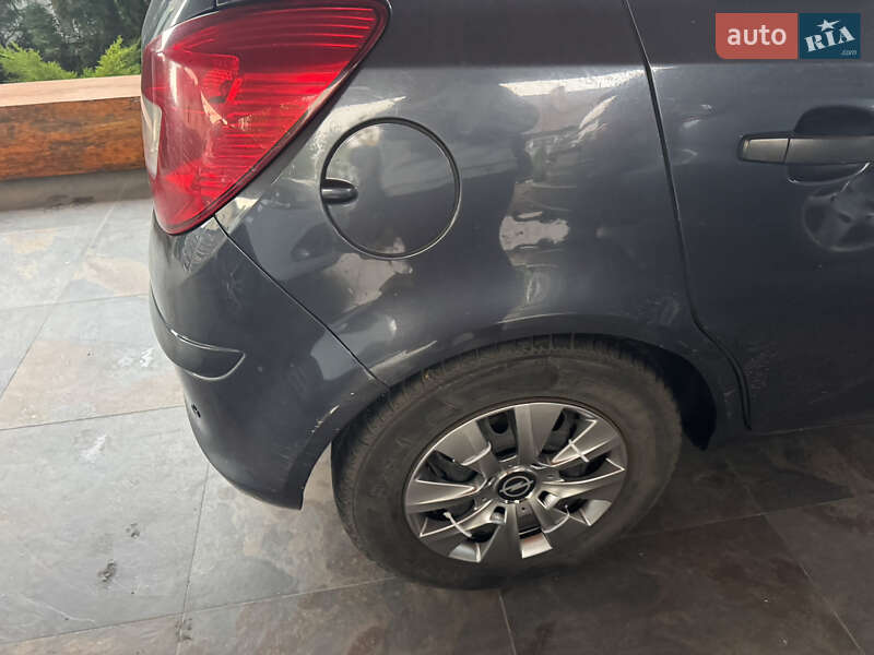 Хетчбек Opel Corsa 2008 в Крюківщині