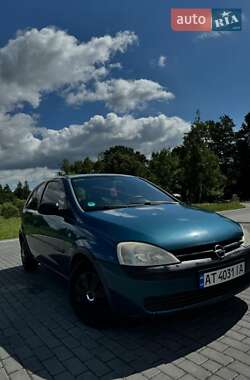 Хэтчбек Opel Corsa 2001 в Долине