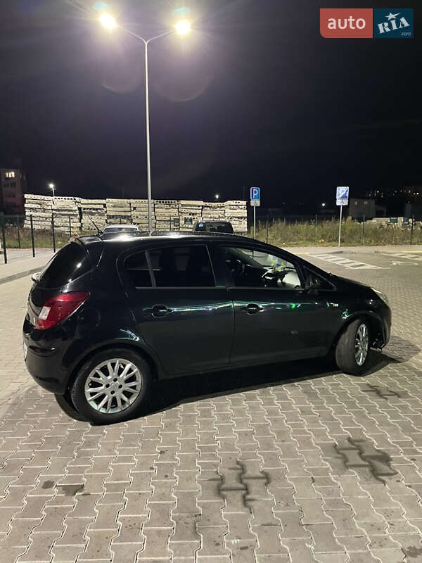 Хэтчбек Opel Corsa 2009 в Стрые
