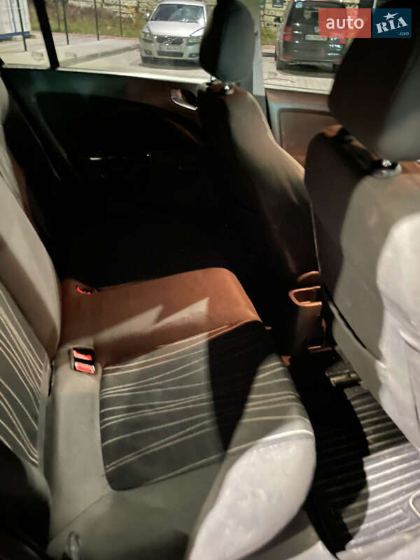 Хэтчбек Opel Corsa 2009 в Стрые