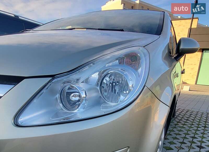 Хэтчбек Opel Corsa 2008 в Хмельницком
