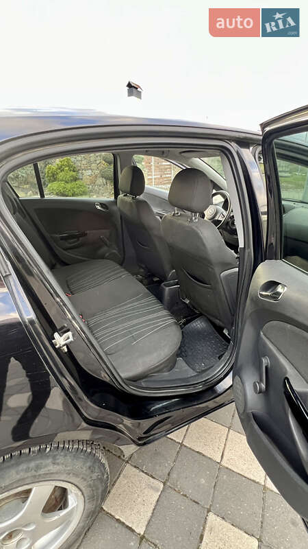 Хетчбек Opel Corsa 2011 в Стрию