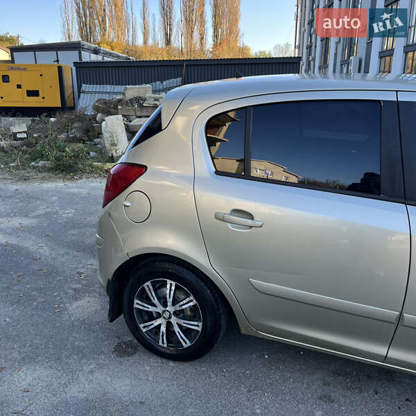 Хэтчбек Opel Corsa 2007 в Ужгороде