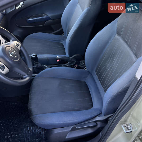 Хэтчбек Opel Corsa 2007 в Ужгороде