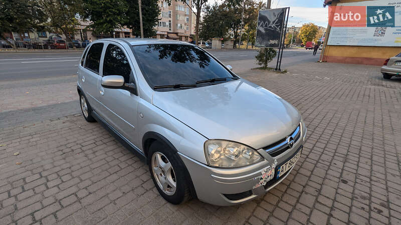Хэтчбек Opel Corsa 2005 в Ивано-Франковске