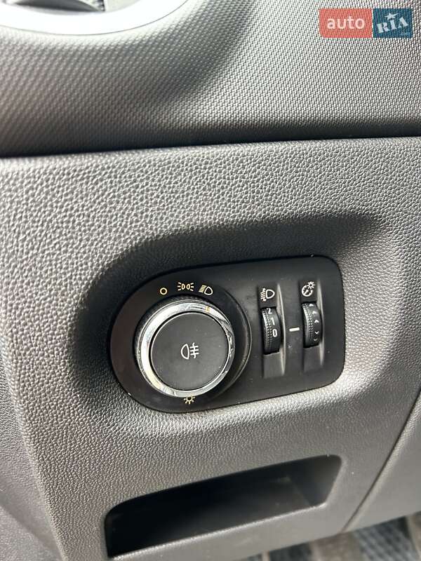 Хетчбек Opel Corsa 2014 в Сумах