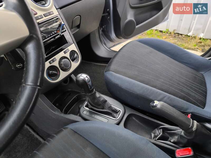 Хетчбек Opel Corsa 2007 в Охтирці