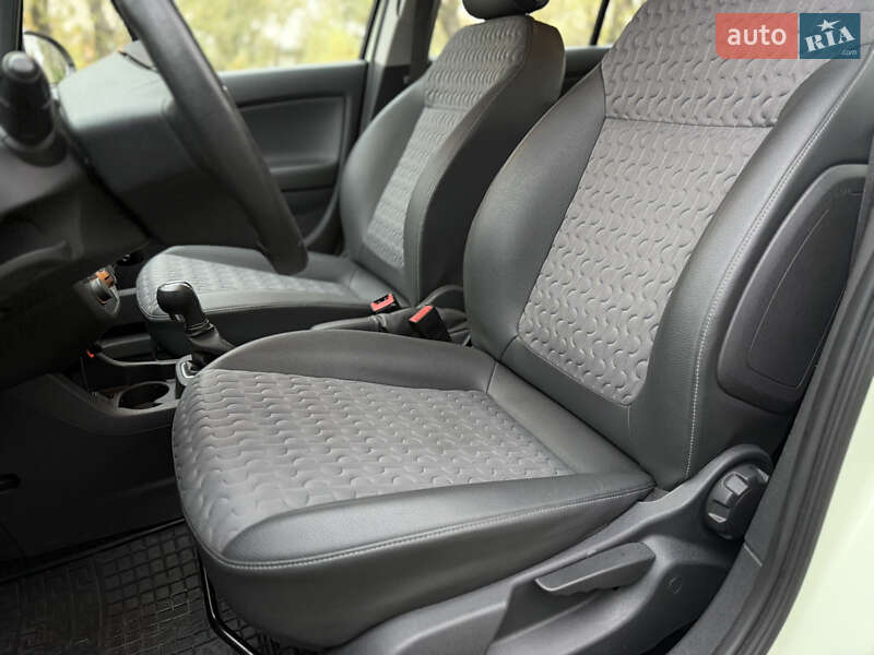 Хетчбек Opel Corsa 2012 в Києві