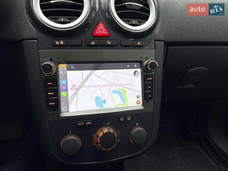 Хетчбек Opel Corsa 2012 в Києві