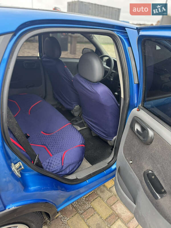 Хэтчбек Opel Corsa 2001 в Нерубайском