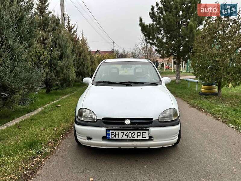 Хэтчбек Opel Corsa 1995 в Одессе фото Хэтчбек Opel Corsa 1995 в Одессе