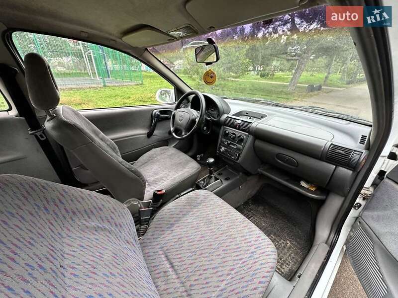 Хэтчбек Opel Corsa 1995 в Одессе фото 7 Хэтчбек Opel Corsa 1995 в Одессе
