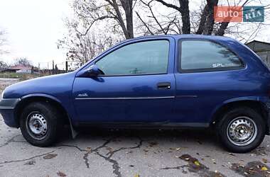 Хэтчбек Opel Corsa 1996 в Днепре