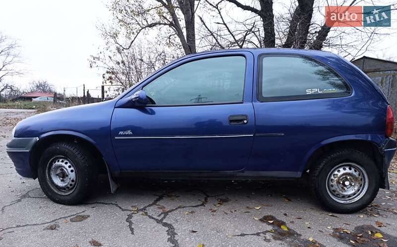 Хэтчбек Opel Corsa 1996 в Днепре