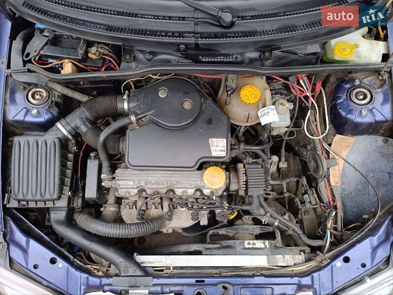 Хэтчбек Opel Corsa 1996 в Днепре