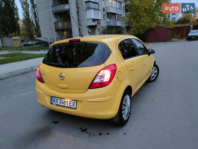 Хетчбек Opel Corsa 2013 в Борисполі