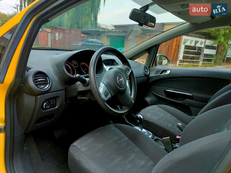 Хетчбек Opel Corsa 2013 в Борисполі