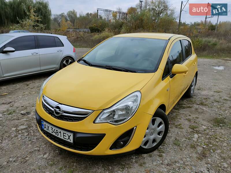 Хетчбек Opel Corsa 2013 в Борисполі