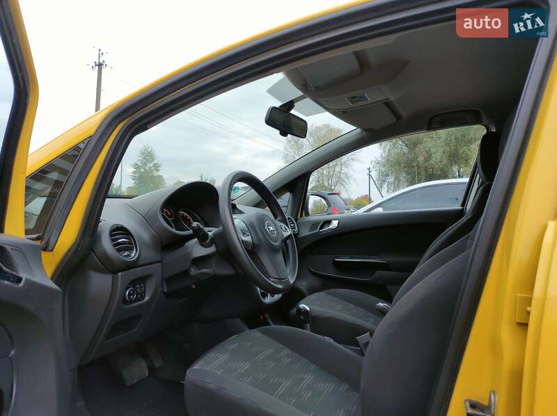 Хетчбек Opel Corsa 2013 в Борисполі