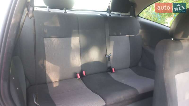 Хэтчбек Opel Corsa 2004 в Ямполе