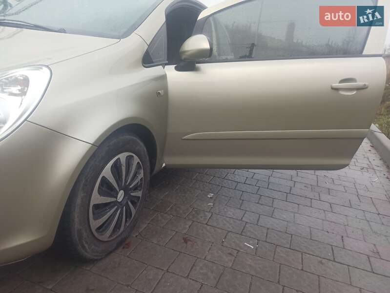 Хэтчбек Opel Corsa 2007 в Львове