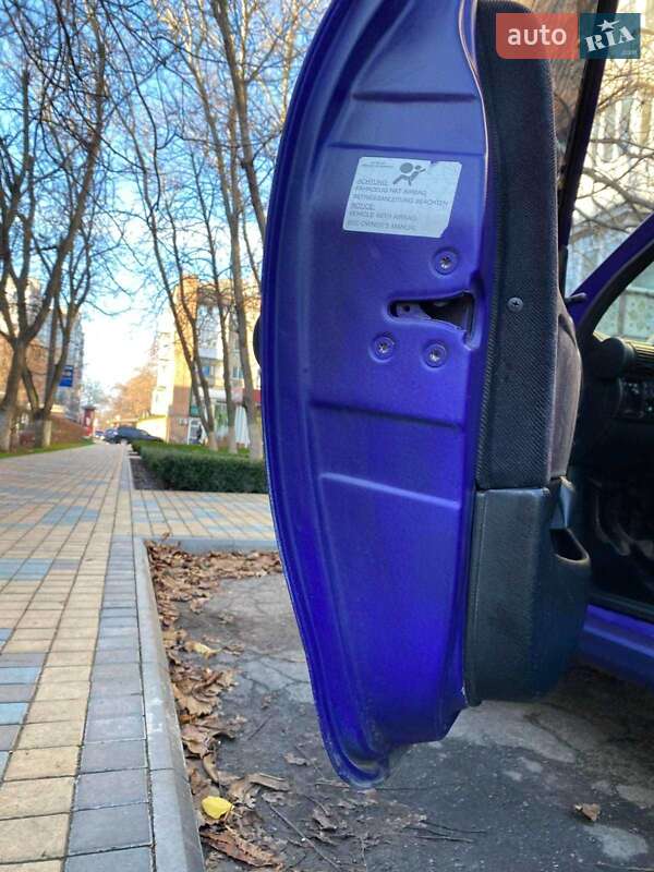 Хетчбек Opel Corsa 1999 в Первомайську