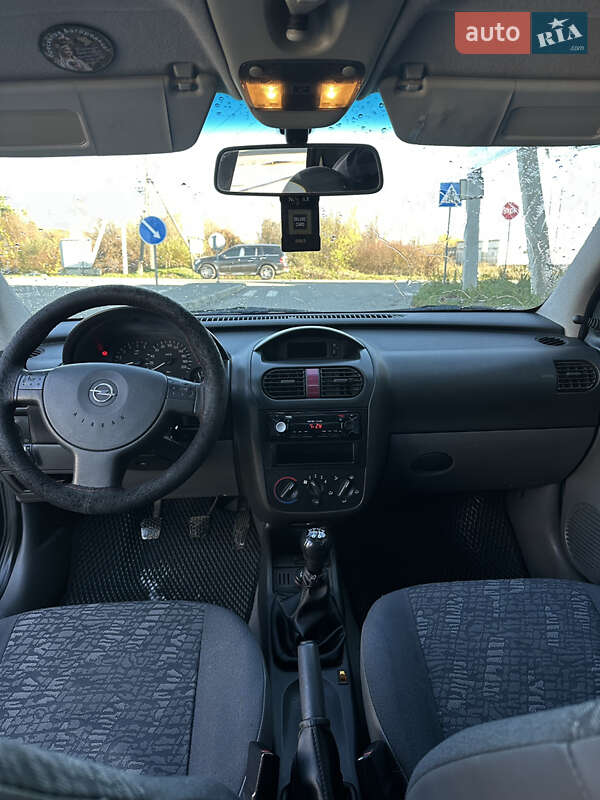 Хэтчбек Opel Corsa 2001 в Ужгороде