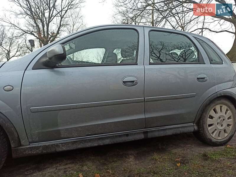 Хэтчбек Opel Corsa 2004 в Львове фото Хэтчбек Opel Corsa 2004 в Львове