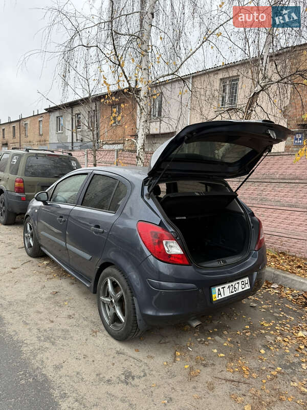 Хэтчбек Opel Corsa 2007 в Киеве