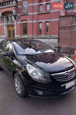 Хэтчбек Opel Corsa 2008 в Черновцах