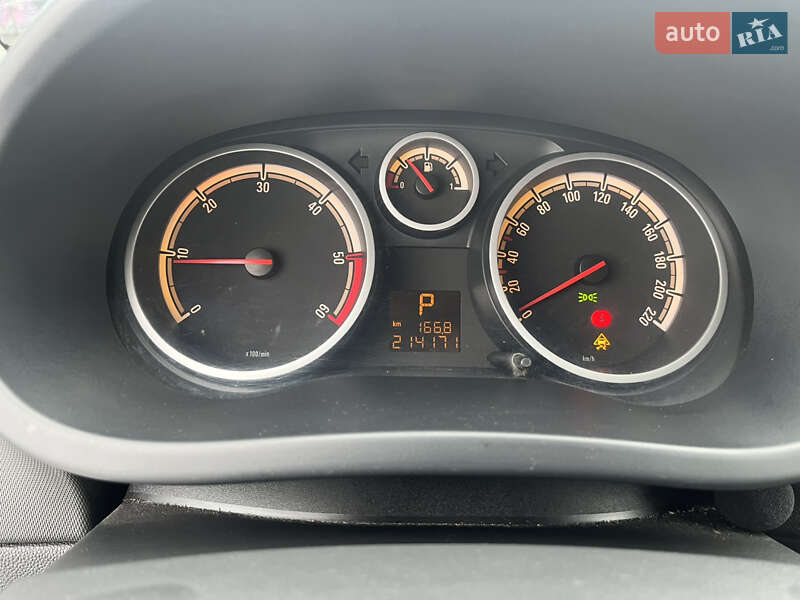 Хэтчбек Opel Corsa 2008 в Львове