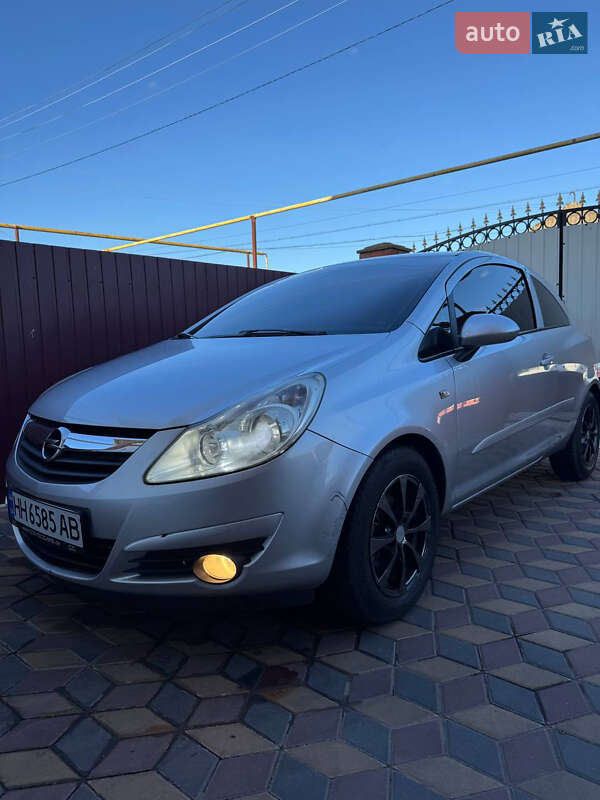 Хэтчбек Opel Corsa 2007 в Измаиле