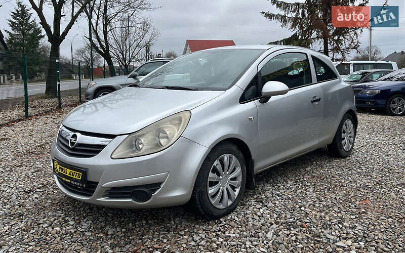 Хэтчбек Opel Corsa 2010 в Коломые