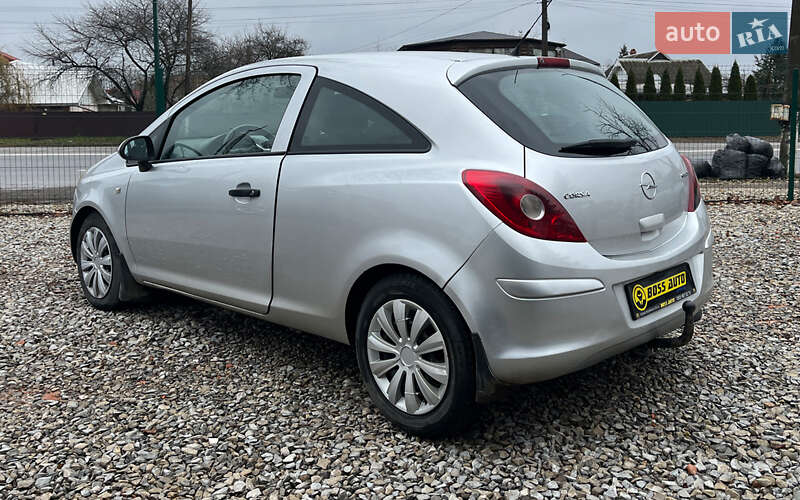 Хэтчбек Opel Corsa 2010 в Коломые