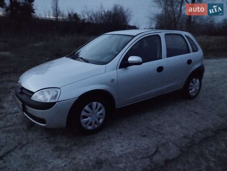 Хэтчбек Opel Corsa 2003 в Яготине