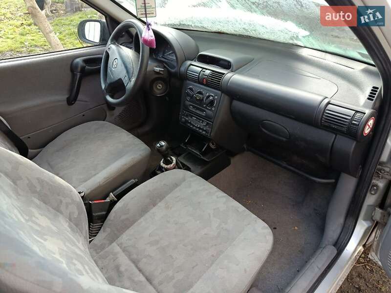 Хетчбек Opel Corsa 1998 в Рівному