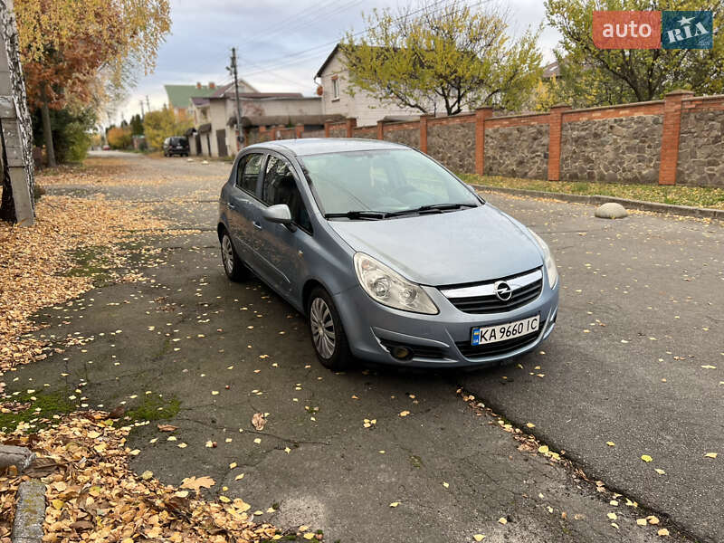 Хэтчбек Opel Corsa 2007 в Киеве