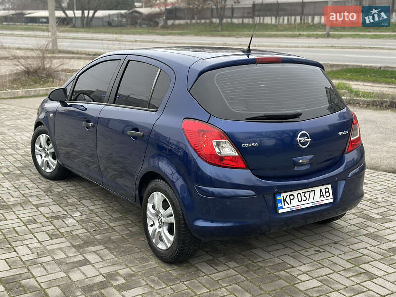 Хетчбек Opel Corsa 2012 в Запоріжжі