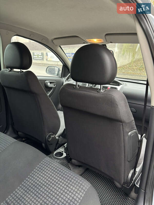 Хэтчбек Opel Corsa 2005 в Тернополе