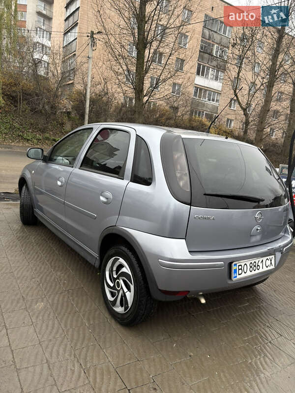 Хэтчбек Opel Corsa 2005 в Тернополе