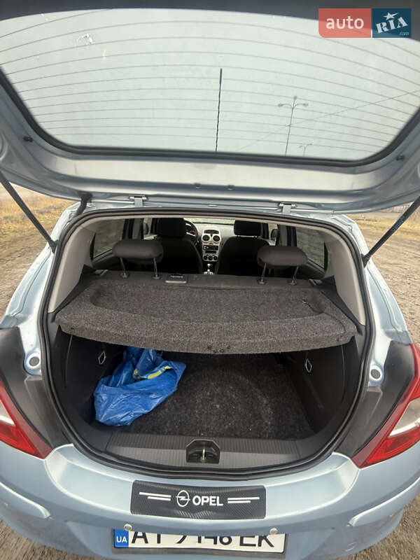 Хэтчбек Opel Corsa 2008 в Львове