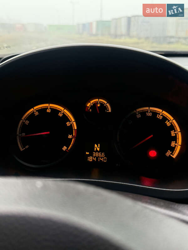 Хэтчбек Opel Corsa 2008 в Львове